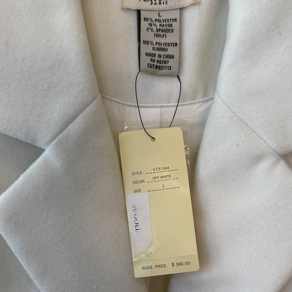 Vertigo Paris Elegant White Trench Coat - Picture 2 of 4
